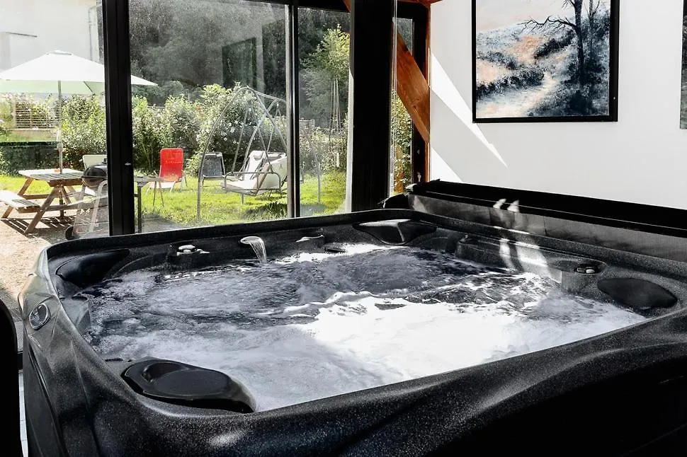 Holiday home Gite Bien-Etre Hammam Et Jacuzzi ,Sauna La Grotte
