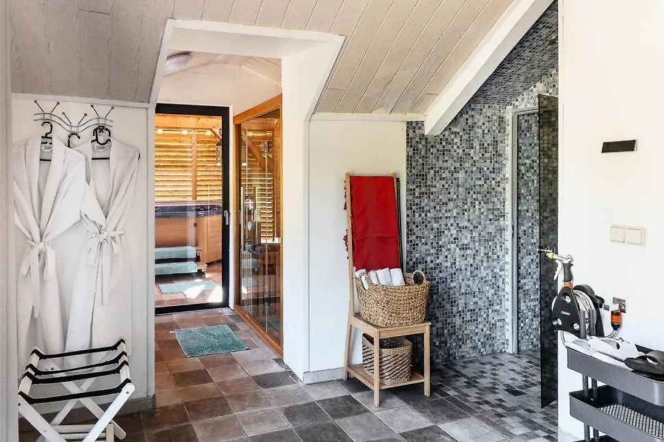 Gite Bien-Etre Hammam Et Jacuzzi ,Sauna La Grotte France