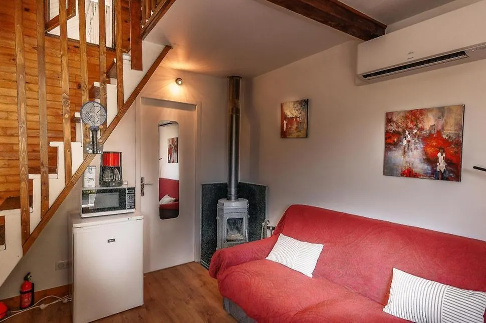 Gite Bien-Etre Hammam Et Jacuzzi ,Sauna La Grotte Holiday home