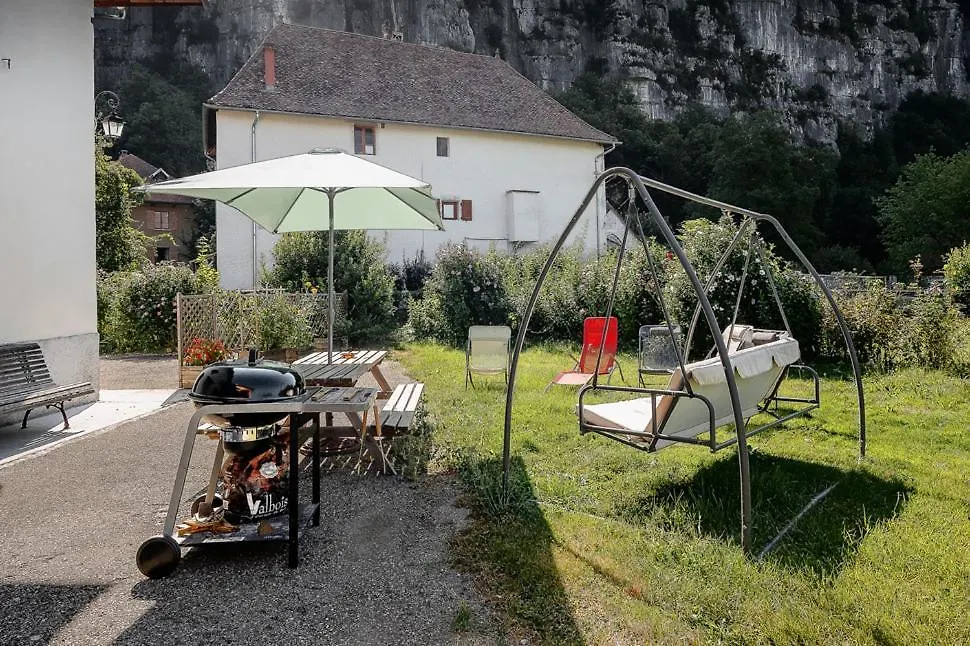 Holiday home Gite Bien-Etre Hammam Et Jacuzzi ,Sauna La Grotte